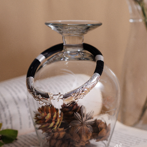 Hatti puchar bracelet