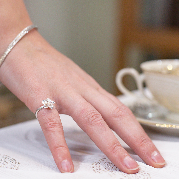 Amaryllis flower ring