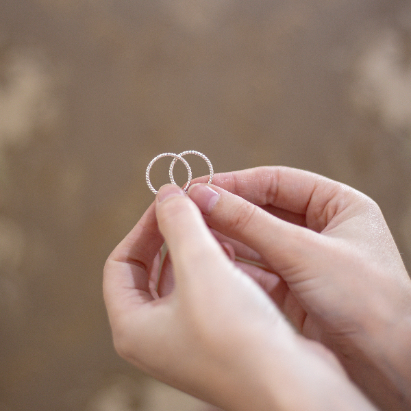 Thin stacking ring