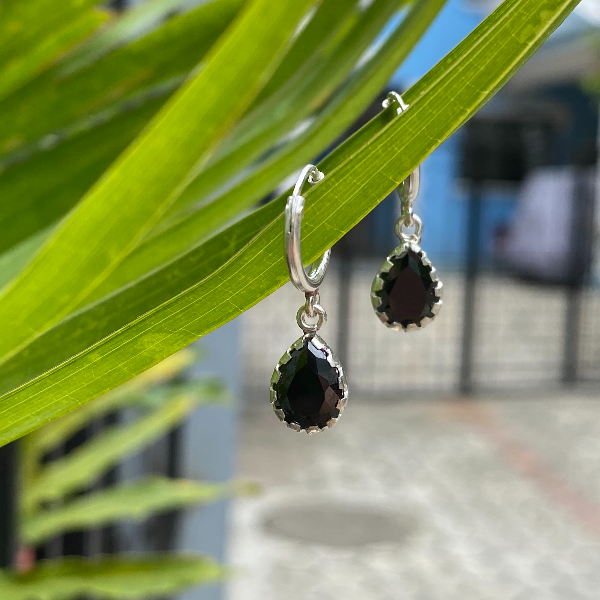 Black teardrop hoops